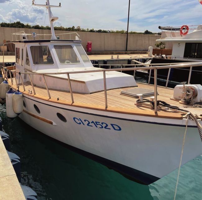 Polignano a Mare: Private Gozzo Boat Tour of the Caves - Tour Overview