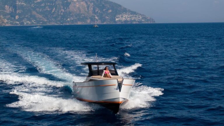 Sorrento: Private Tour to Capri on a  Gozzo Boat