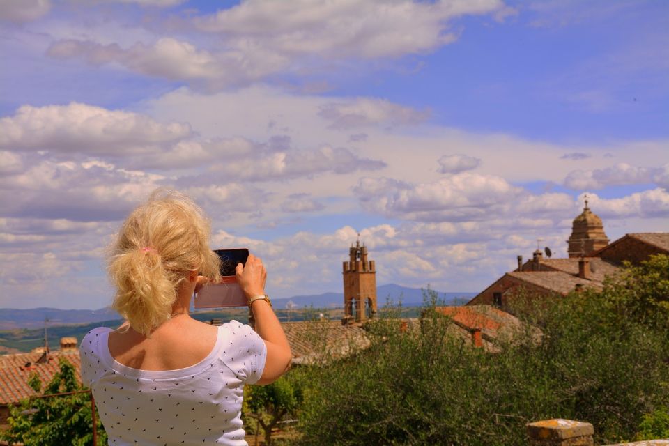 Tour of Brunello/Montalcino in Ferrari - Savor Tuscan Cuisine and Brunello Wines