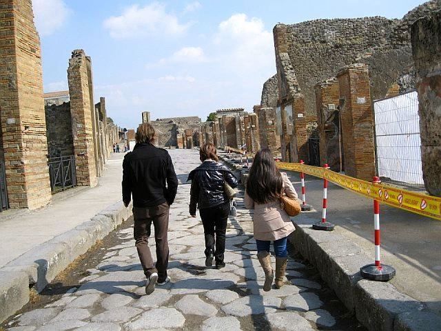 From Rome: Pompeii & Amalfi Coast Full-Day Private Tour - Key Points