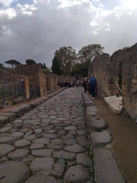 Day Trip to Pomeii and Amalfi Coast From Rome - Exploring Ancient Pompeii